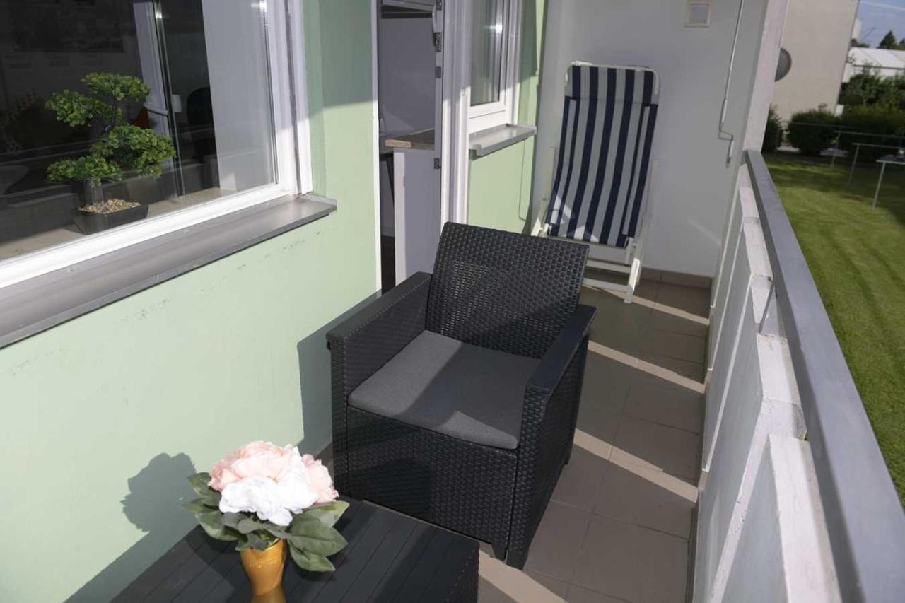 Helle, Ruhige, Moderne Wohnung, 5 Min Zu Fa Grob Миндельхайм Экстерьер фото